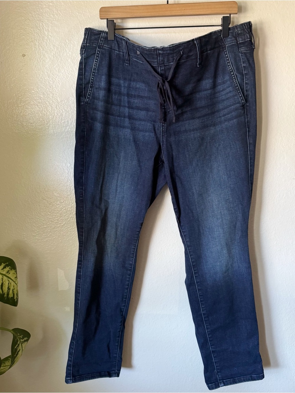 Torrid | Dark Wash Weekend Boyfriend Mid-Rise Jeans
